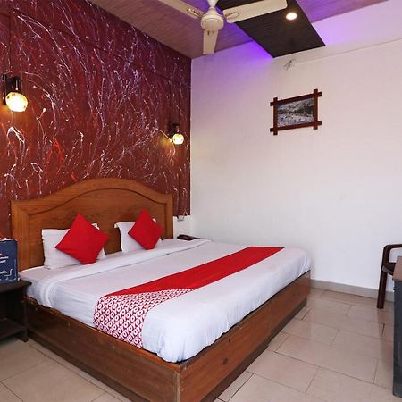 Oyo 80678 Shreenath Residency New Delhi Extérieur photo